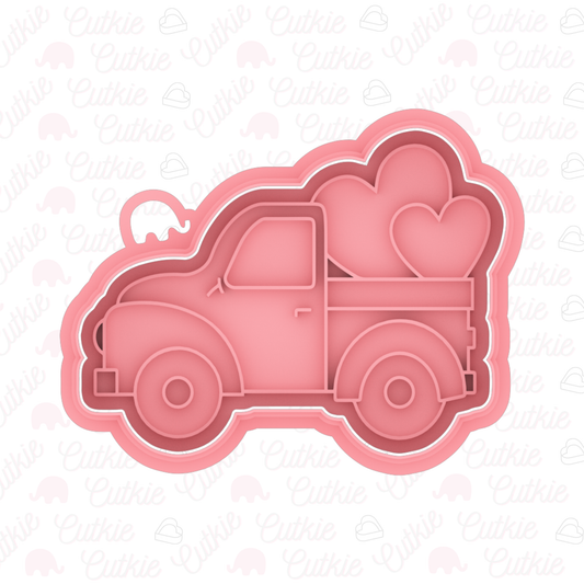Camioneta con corazones