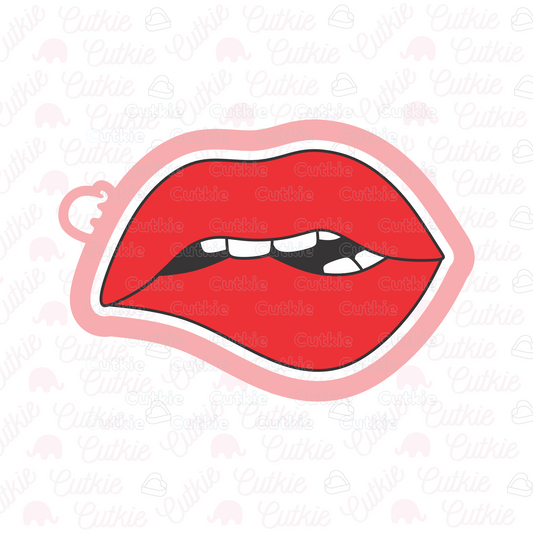 Labios mordiendo